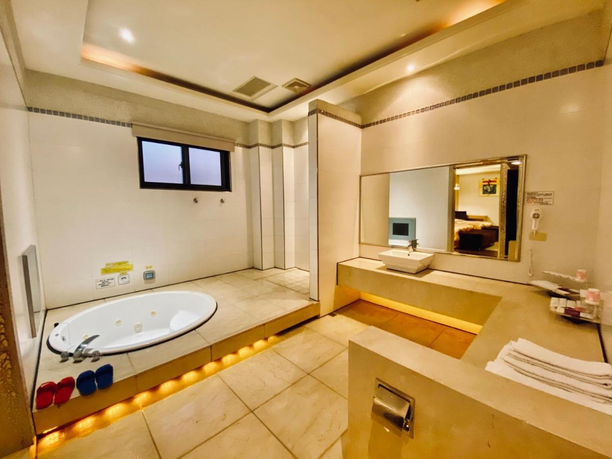 Spring Young Motel Фэнъюань Экстерьер фото